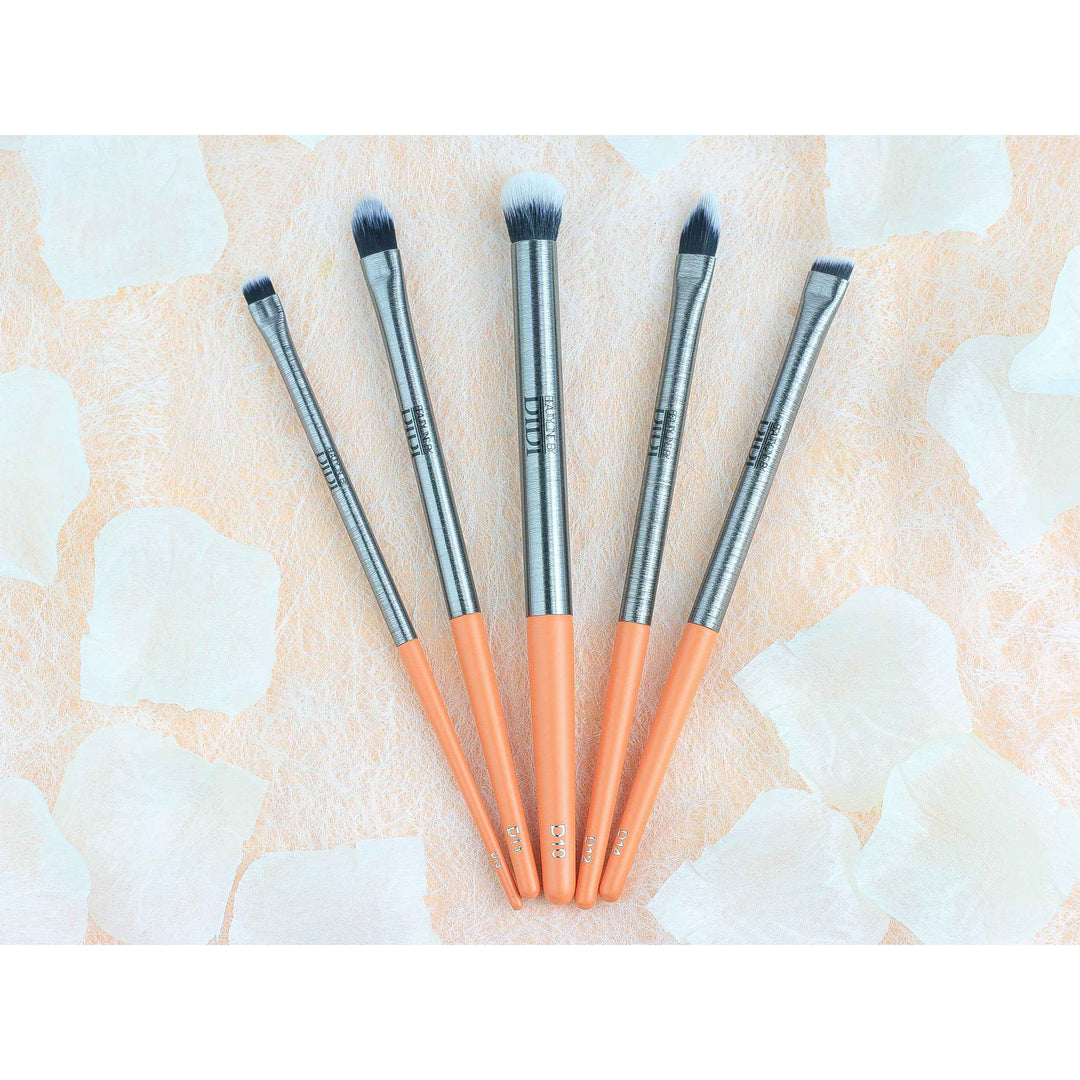 Brow Life Essential Brush